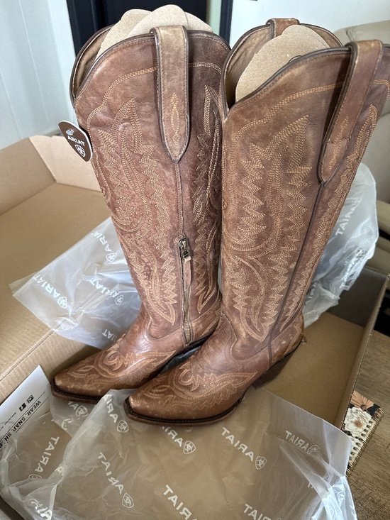 Ariat Shoes - Ariat Women’s Casanova Naturally Distressed Brown Boots